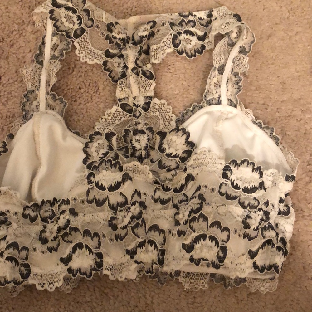 Lace bra - Picture 2 of 3